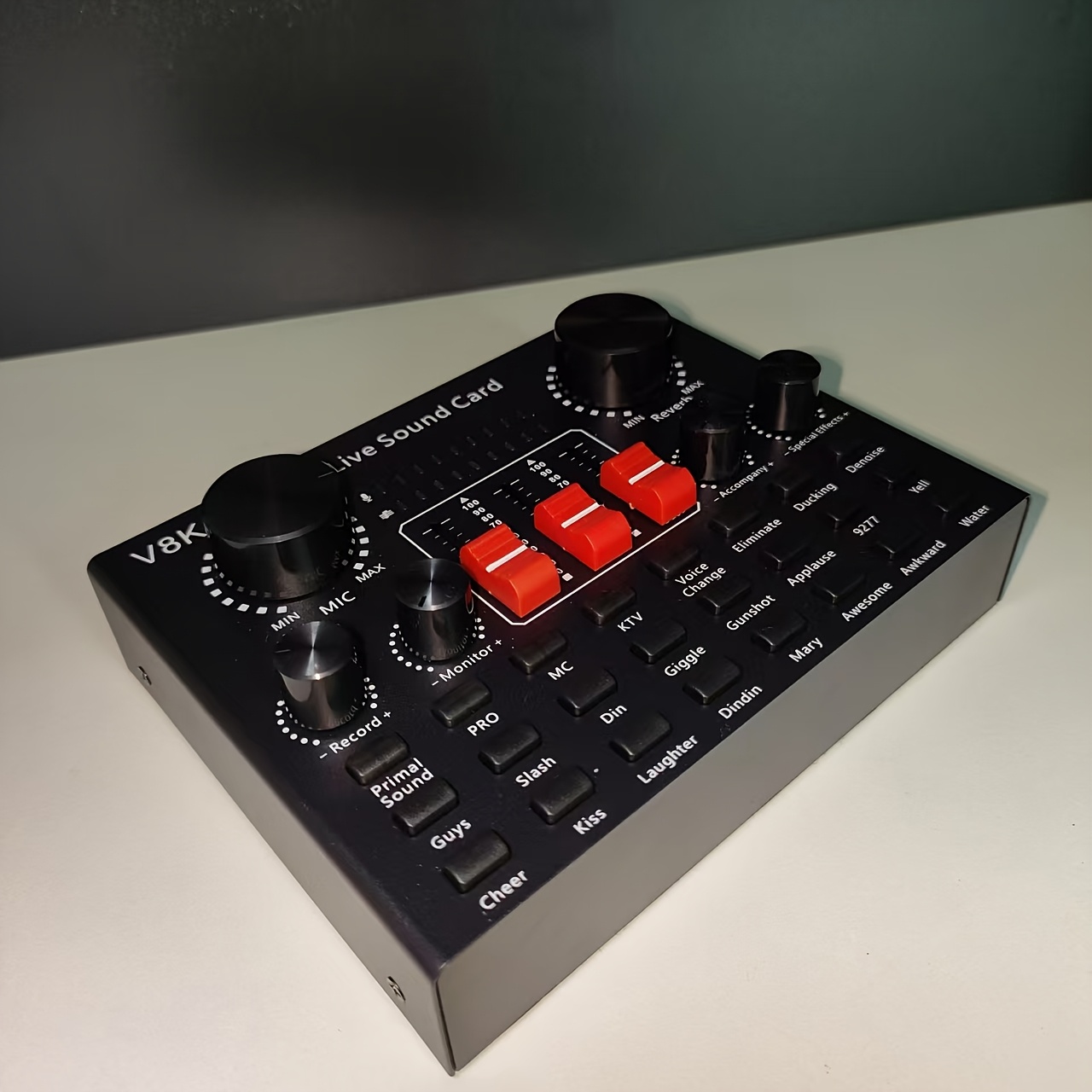 Live Sound Card V8K – професионален мобилен аудио интерфейс с USB зареждане и 18650 батерия - Image 2
