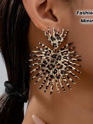 Уникални обеци с леопардовт принт – модерен бохо аксесоар