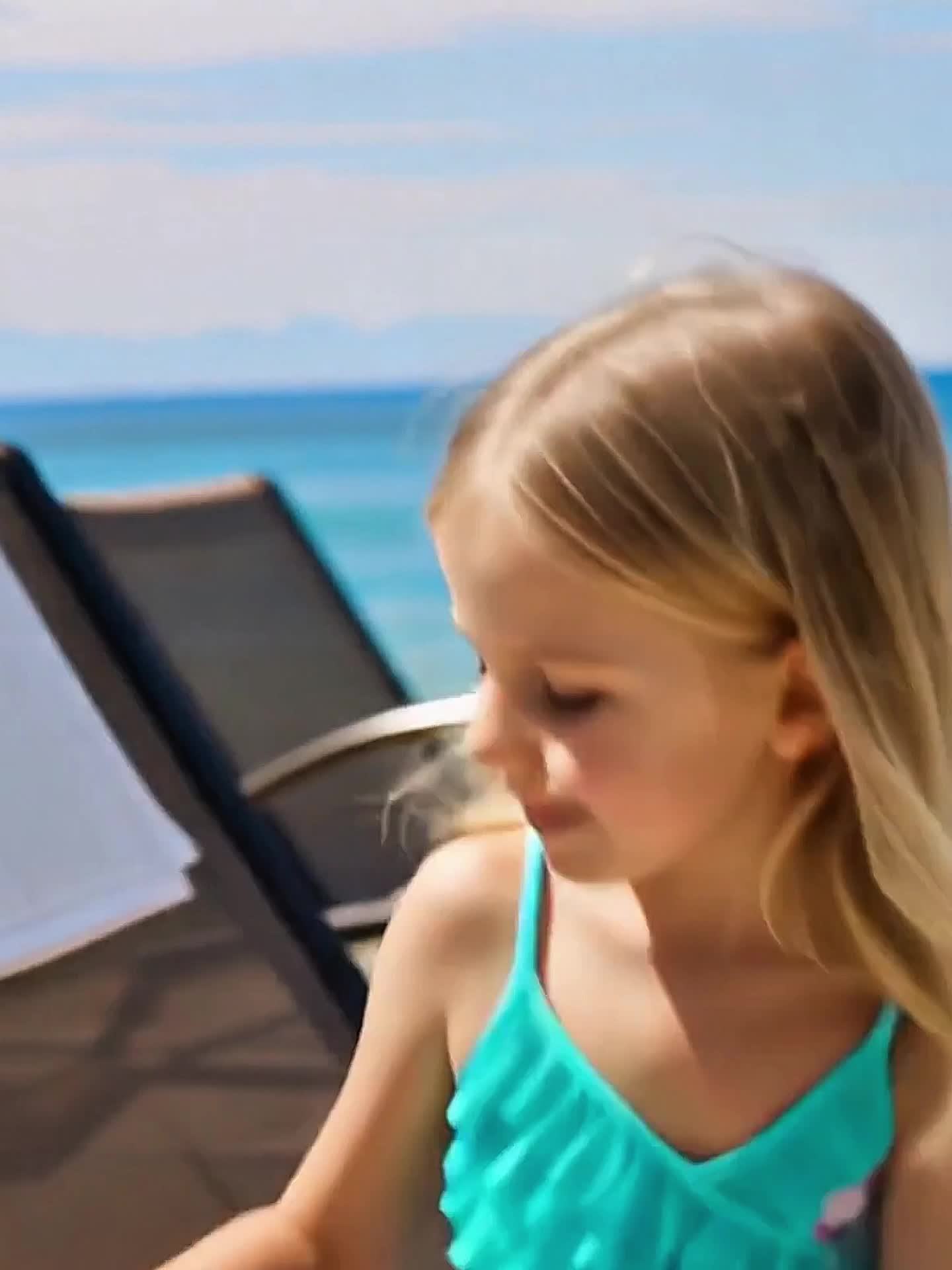 Детски бански костюм – бански с рибени люспи и V деколте за плаж - Image 11
