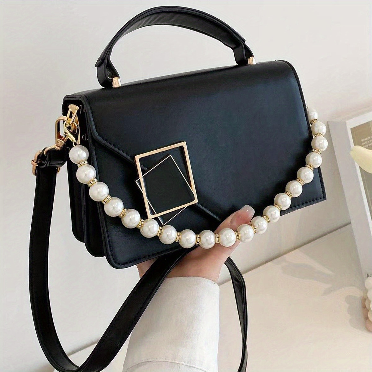 Стилни дамски чанти – избор от тоут, crossbody и малки чанти - Image 12