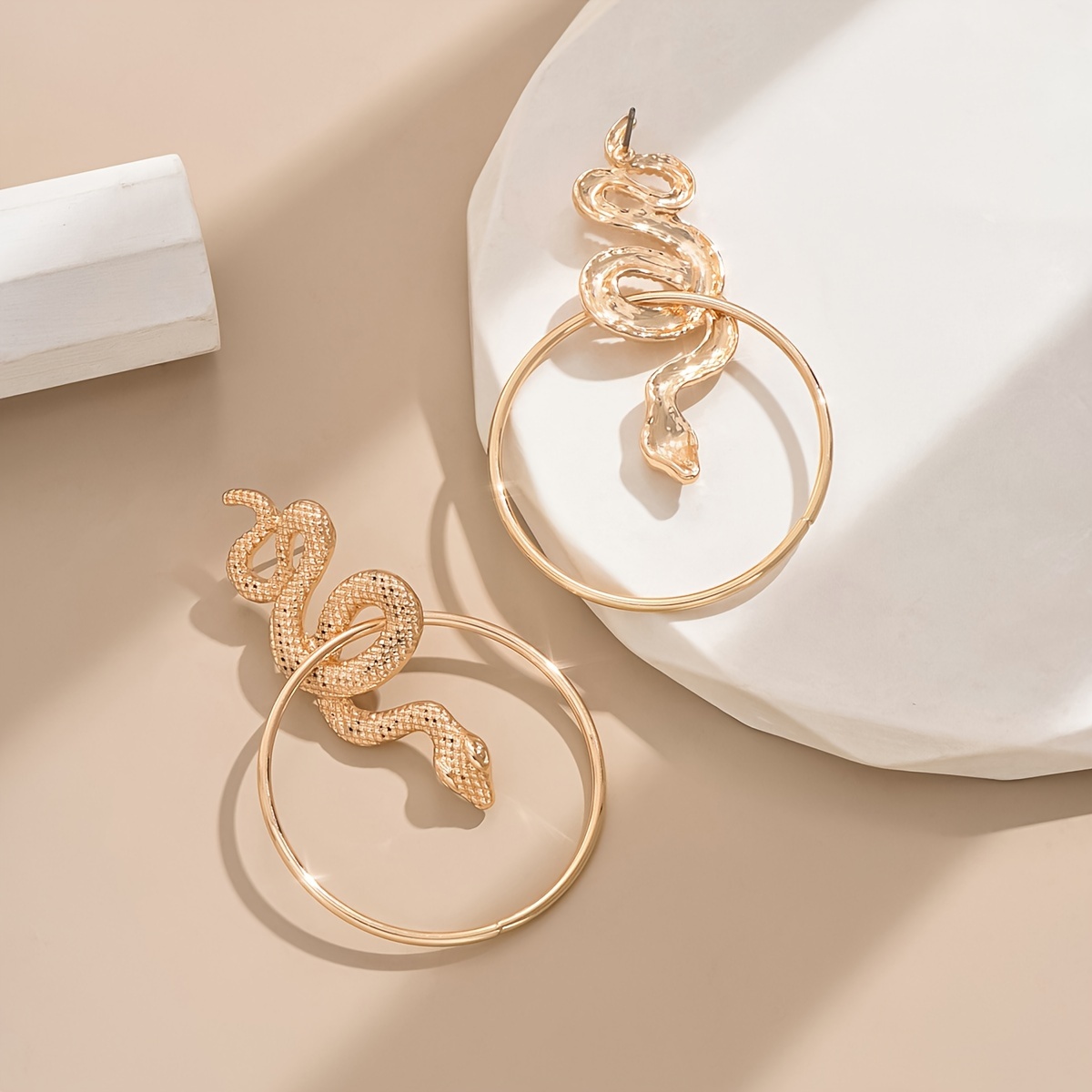 Дамски елегантни обеци CHARM STORM – минималистични змиевидни висулки - Image 2