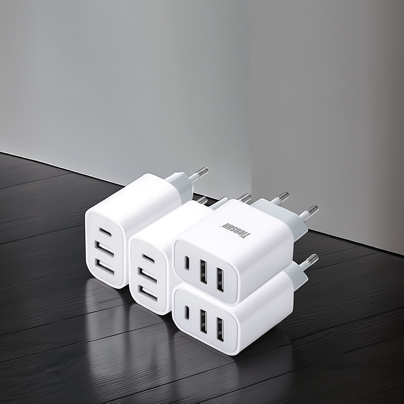 Компактно бързо зарядно TIENSUN – 3‑портов USB A+C адаптер, универсално 220–240V - Image 9