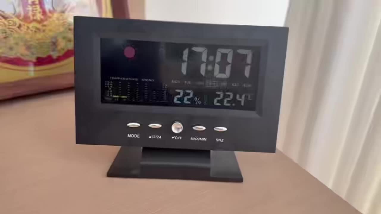 Смарт LED часовник с календар и температурен сензор – безшумен, подходящ за спални и офиси - Image 12