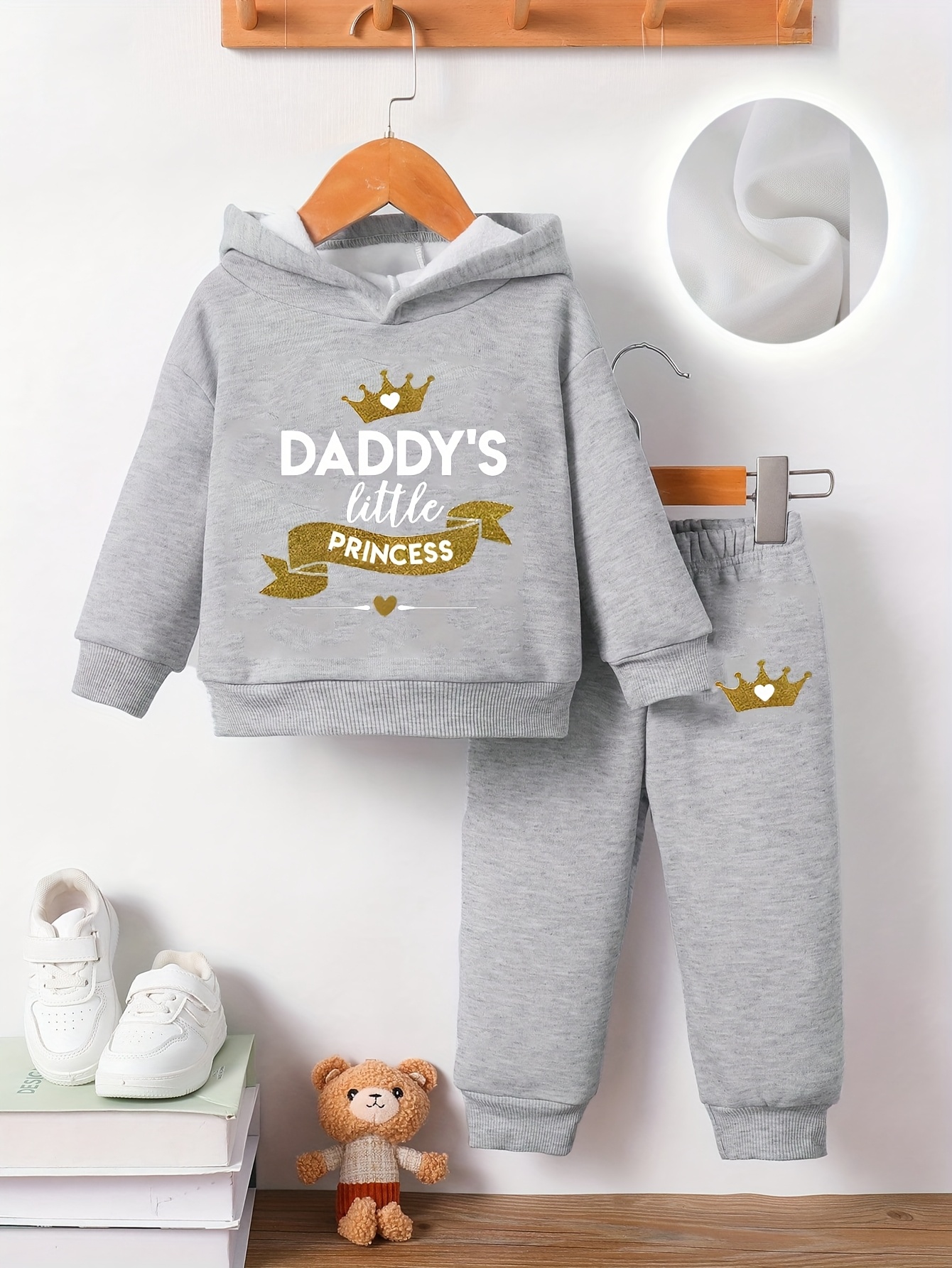 Момичешки комплект с дълги ръкави и качулка – „Daddy’s Little Princess“, идеален за навън - Image 5